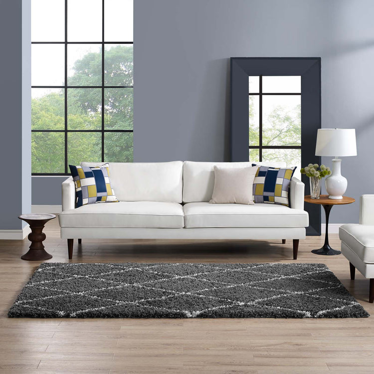Dark Gray and Ivory / 5x8