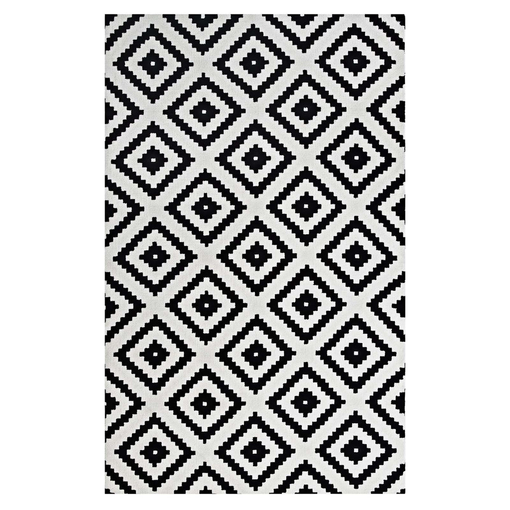 Black and White / 5x8