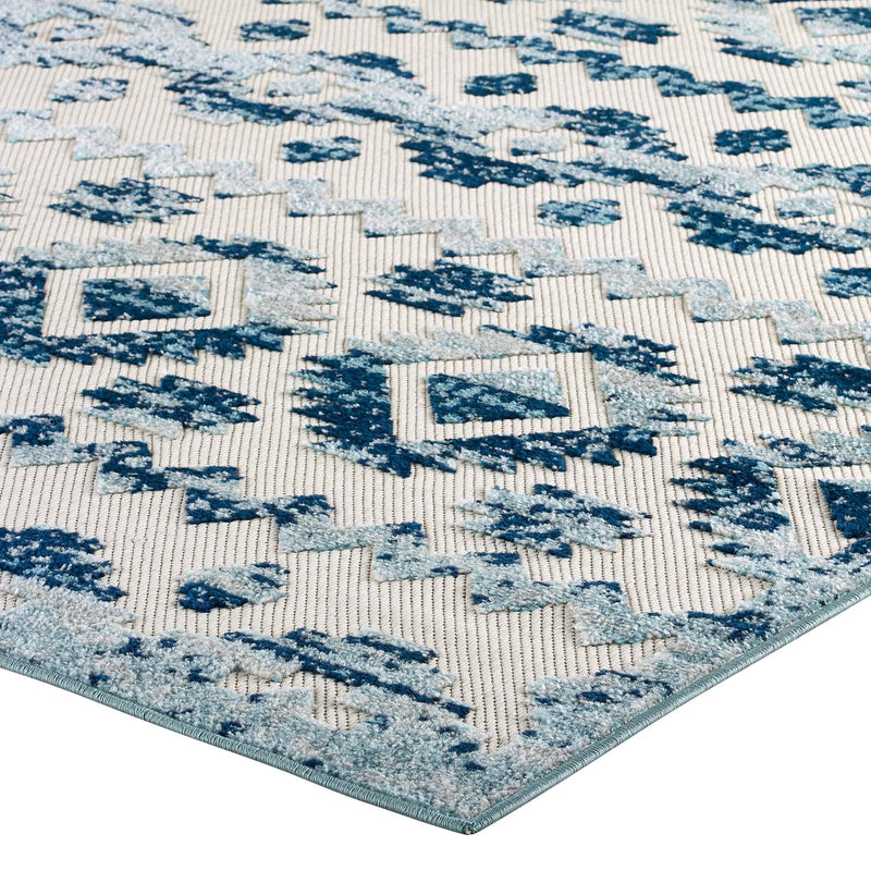 Ivory and Blue / 5x8